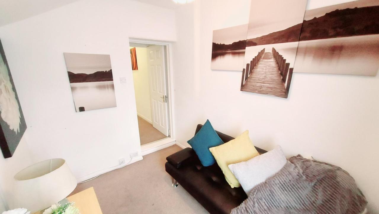 Gillings Villa -Perfect For Long & Short Stays Gillingham  Exterior photo